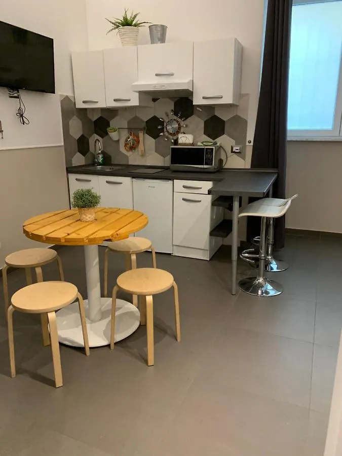 Apartamento Little Dream Residenza - Napoli 0*, Nápoles